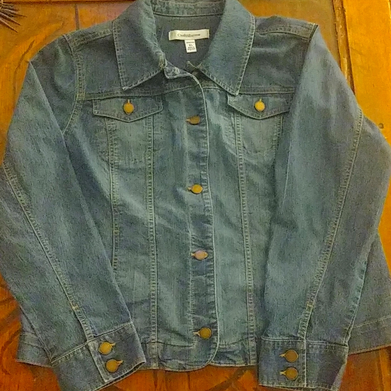 Denim Jacket . 5 Button. Double Button Cuff